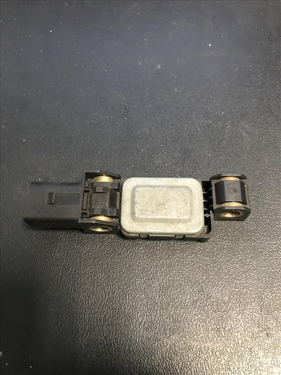 Audi A3 (8P) ütközés érzékelő 4b0959643c 2. kép