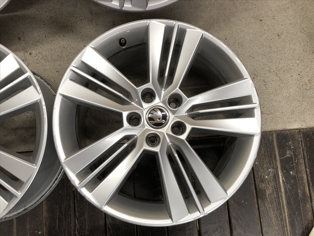 18 col Skoda gyári alufelni Octavia 18 colos 5x112 7. kép