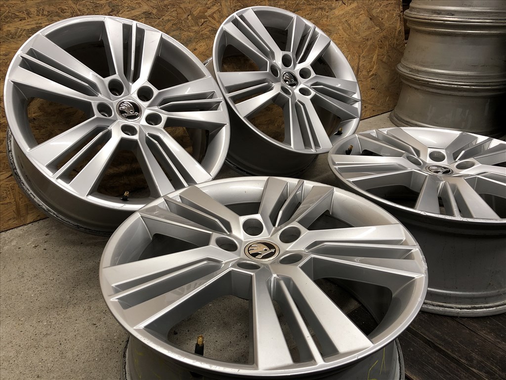 18 col Skoda gyári alufelni Octavia 18 colos 5x112 8. kép