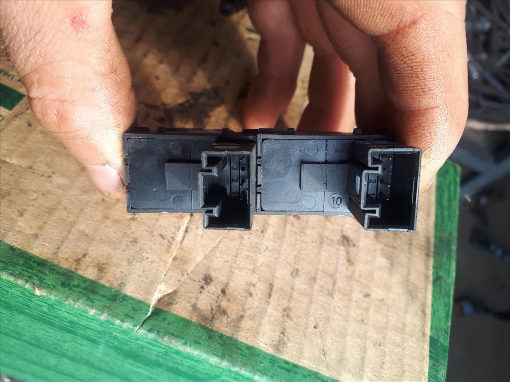 Volkswagen Passat B6 JOBB ELSŐ JOBB HÁTSÓ  ablakemelő kapcsoló 7L6 959 855 B 7l6959855b 2. kép