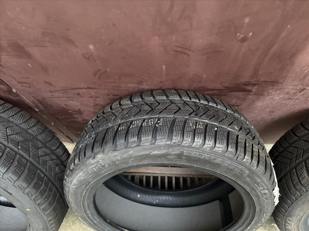  Tesla Model 3 18" gyári téli gumi 1db osak 235/4518" újszerű Pirelli Sottozero 3 TO PNCS téli gumi  4. kép