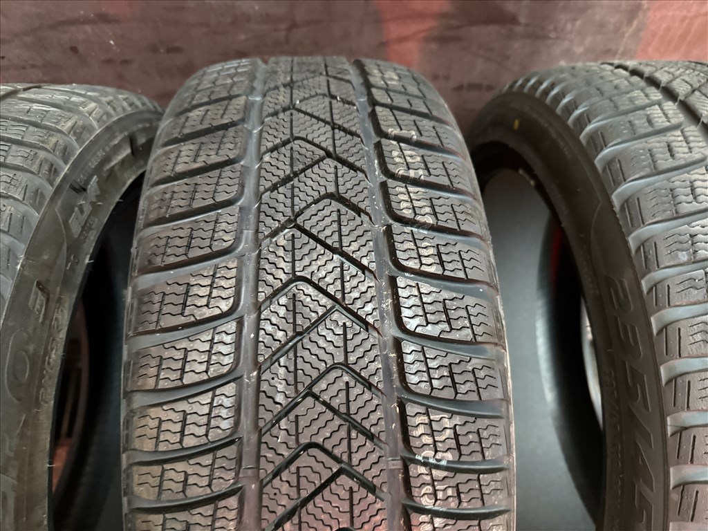  Tesla Model 3 18" gyári téli gumi 1db osak 235/4518" újszerű Pirelli Sottozero 3 TO PNCS téli gumi  11. kép