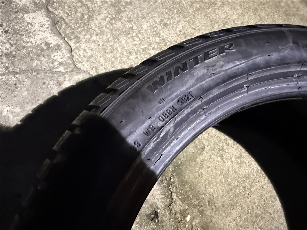  Tesla Model 3 18" gyári téli gumi 1db osak 235/4518" újszerű Pirelli Sottozero 3 TO PNCS téli gumi  15. kép