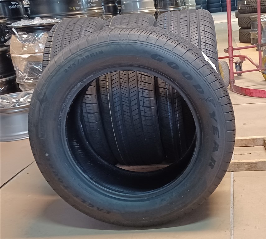Defekttűrő Good/Year Eagle 235/60 - 255/55 R18 négyévszakos gumik 4db 5. kép
