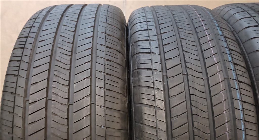 Defekttűrő Good/Year Eagle 235/60 - 255/55 R18 négyévszakos gumik 4db 7. kép