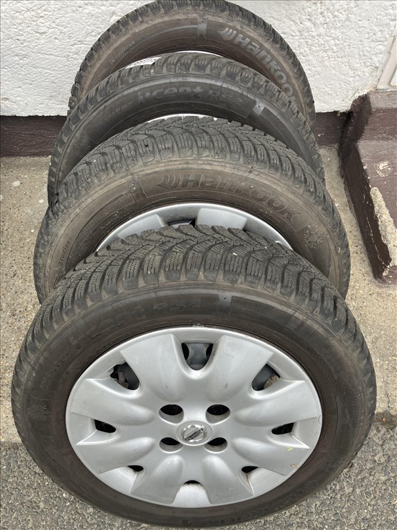  14" használt (gyári felni) lemezfelni, rajta 165/70 használt téli gumi gumi  1. kép