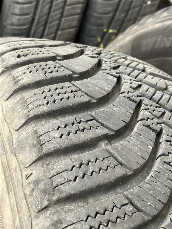  14" használt (gyári felni) lemezfelni, rajta 165/70 használt téli gumi gumi  5. kép