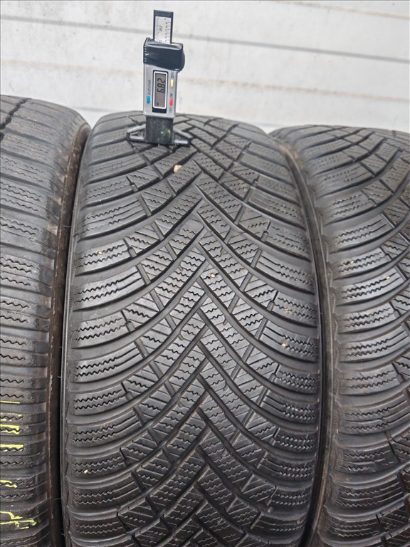  225/4517" újszerű Bridgestone téli gumi gumi 2. kép