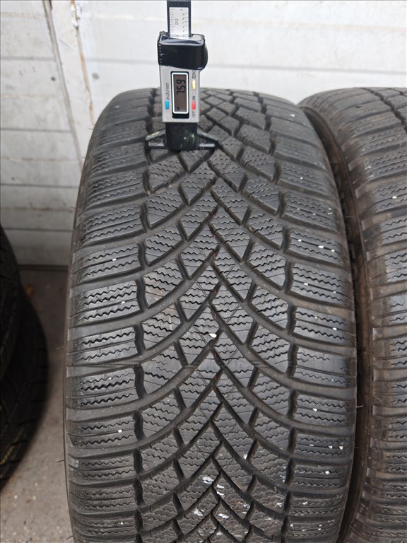  225/4517" újszerű Bridgestone téli gumi gumi 3. kép