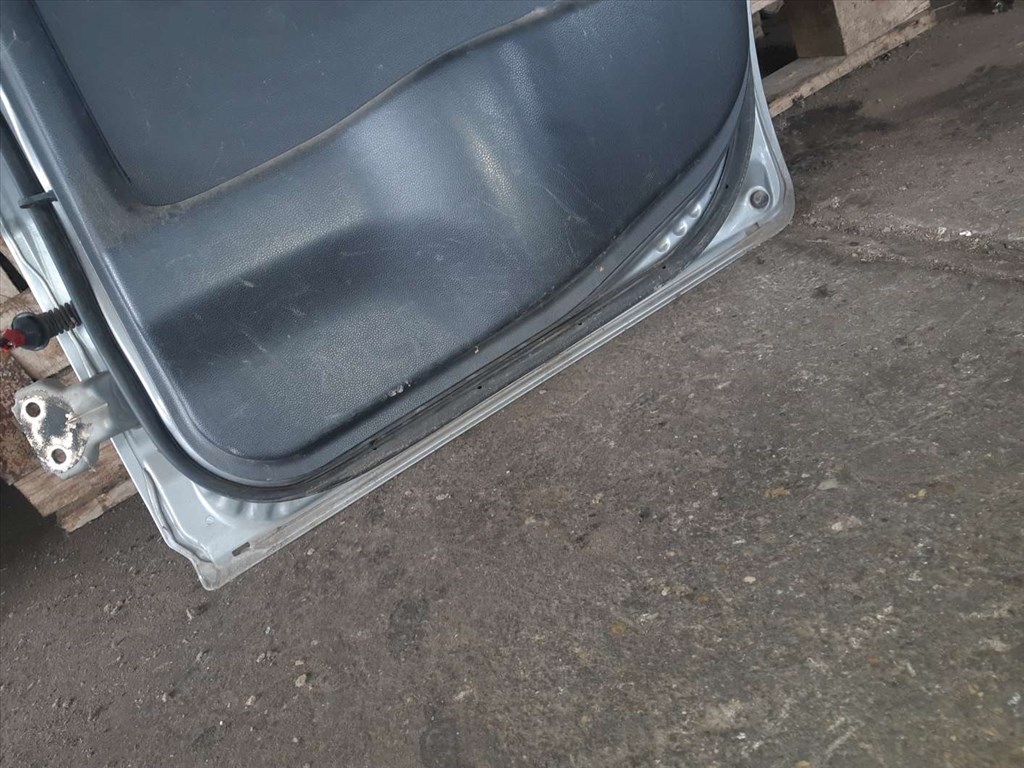 Suzuki Ignis 03-07 Jobb Hátsó Ajtó 5. kép