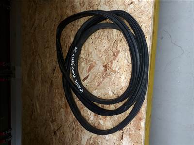 Fiat Grande Punto Jobb Első Ajtó Gumikéder