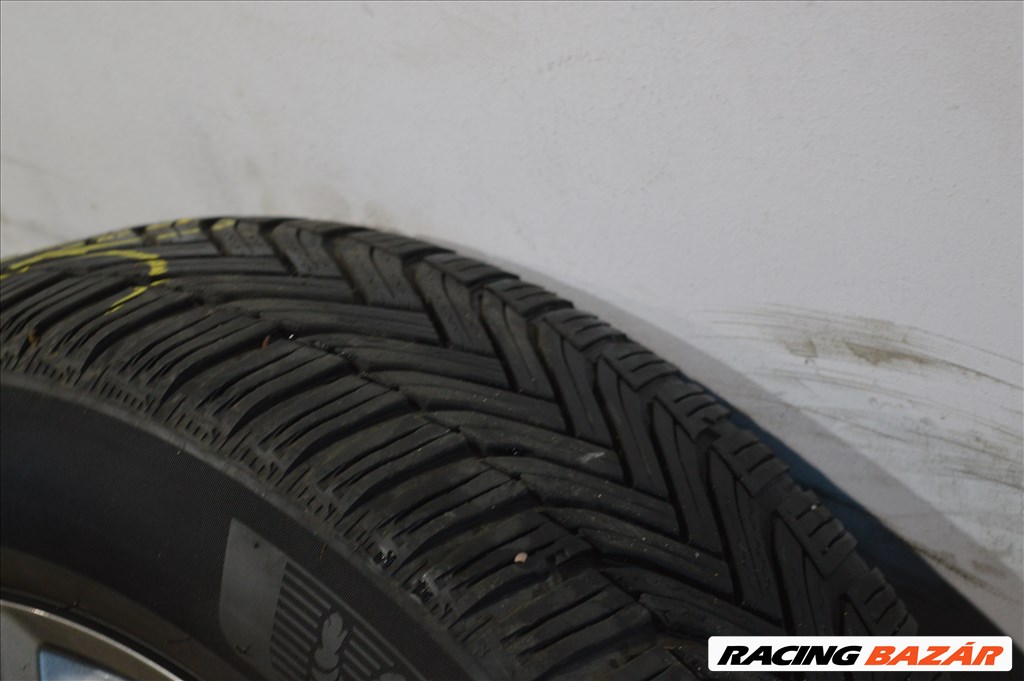  5x114.3 lyukosztású Fondmetal alufelni,  225/55R17 újszerű Michelin téli gumi  6. kép