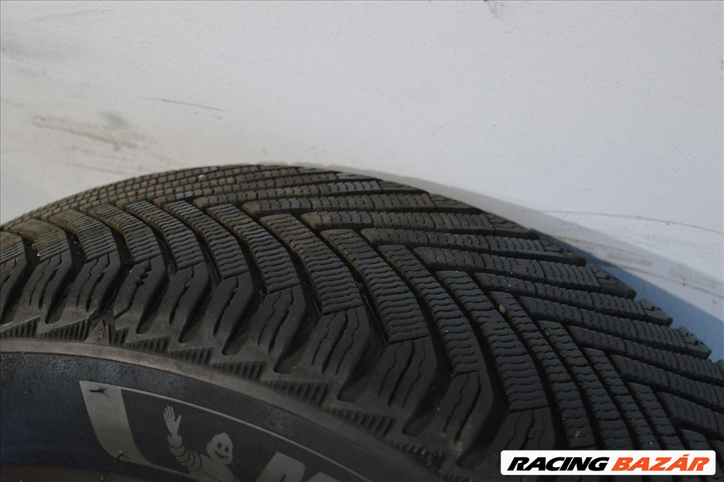  5x114.3 lyukosztású Fondmetal alufelni,  225/55R17 újszerű Michelin téli gumi  7. kép