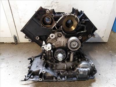 Audi A4 (8E B7) motorblokk fûzött hengerfej nélkül