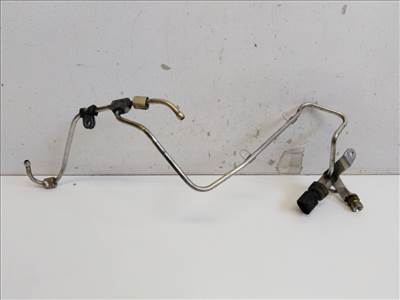 Audi A4 (8E B7) jobb üzemanyagcső 06E127509M