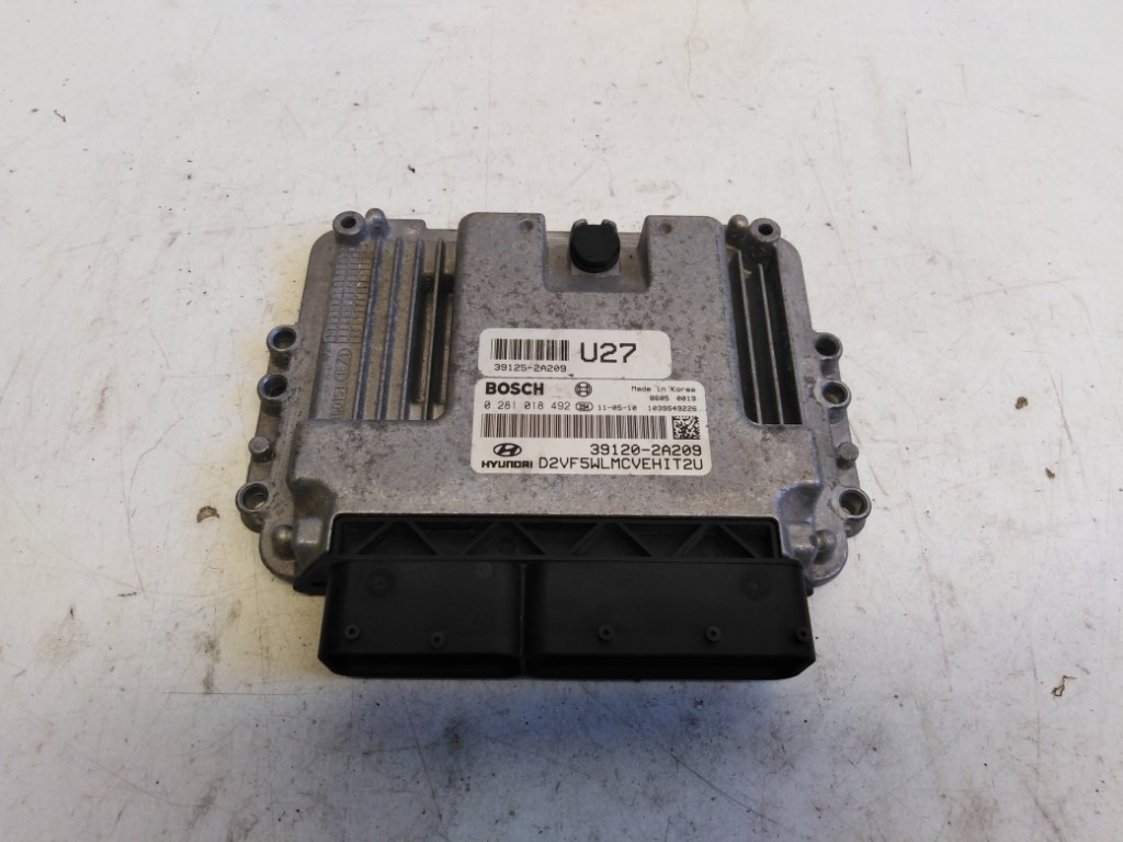 Hyundai I 40  motorvezérlõ 391202A209 0281018492 1. kép