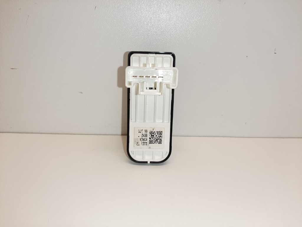 Mazda 3 (BL) bal hátsó ablakemelõ kapcsoló BBM266370 2. kép