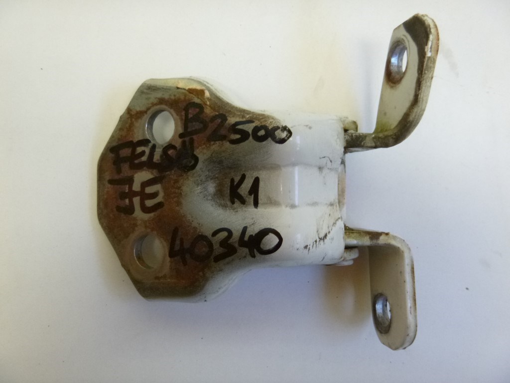 Mazda B 2500 jobb elsõ felsõ ajtó zsanér 2. kép