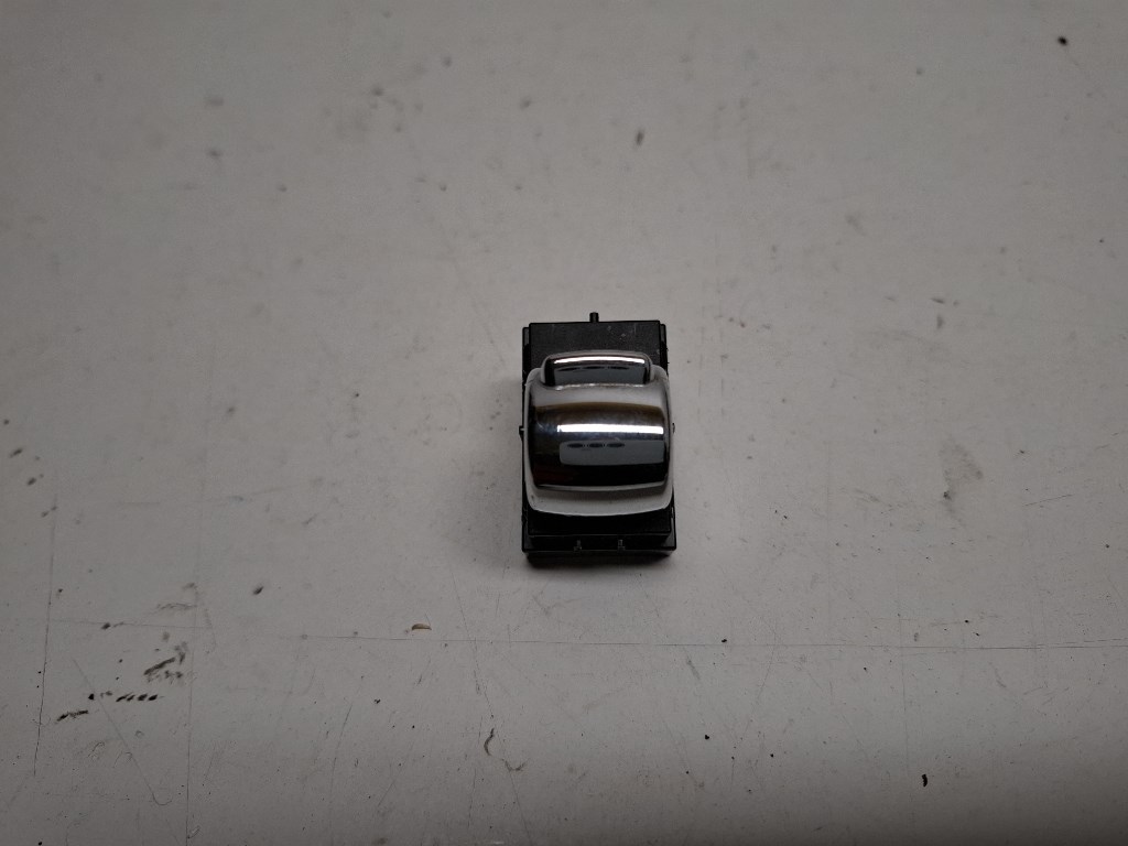 Mini Countryman (R60) jobb elsõ ablakemelõ kapcsoló 9294884 1. kép