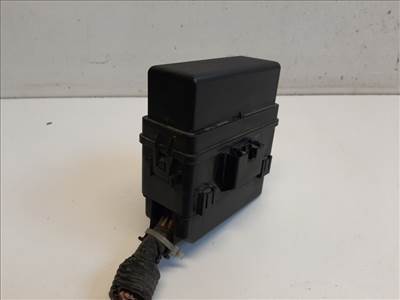 Mitsubishi Outlander  biztosítéktábla motortér