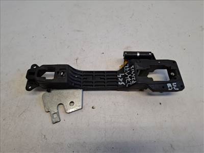 Suzuki SX4 bal első kilincsfészek