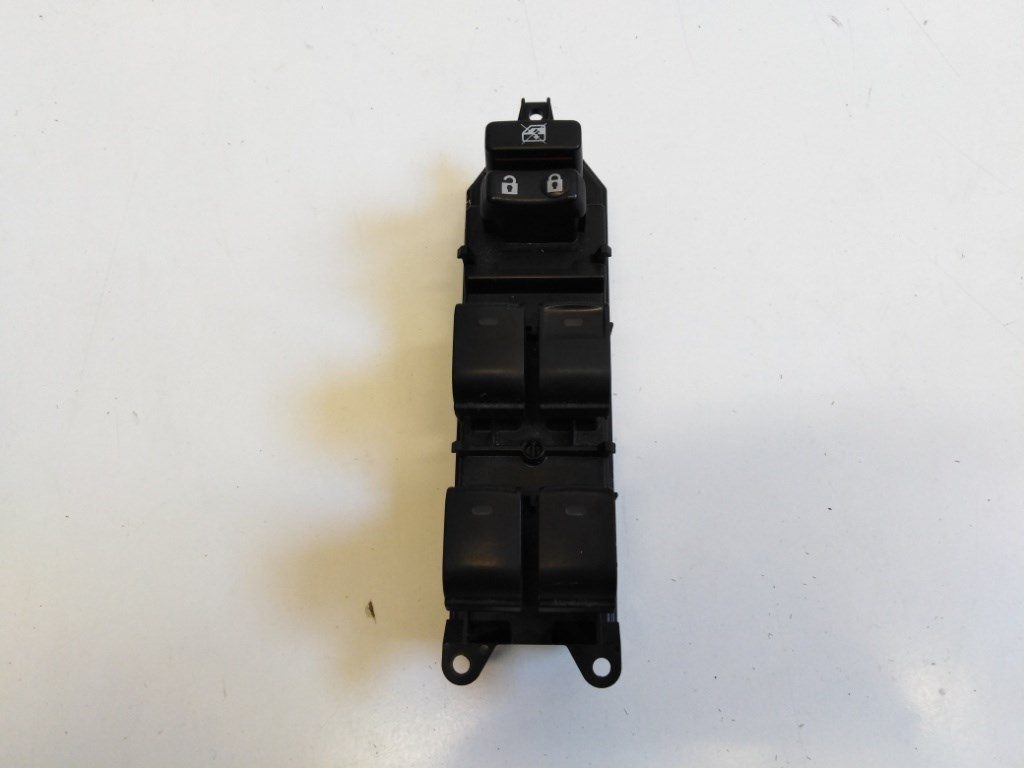 Toyota Auris (E180) bal elsõ ablakemelõ kapcsoló 84040-02110 1. kép