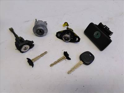 Toyota Corolla verso (E121) zárgarnitúra motorvezérlő nélkül