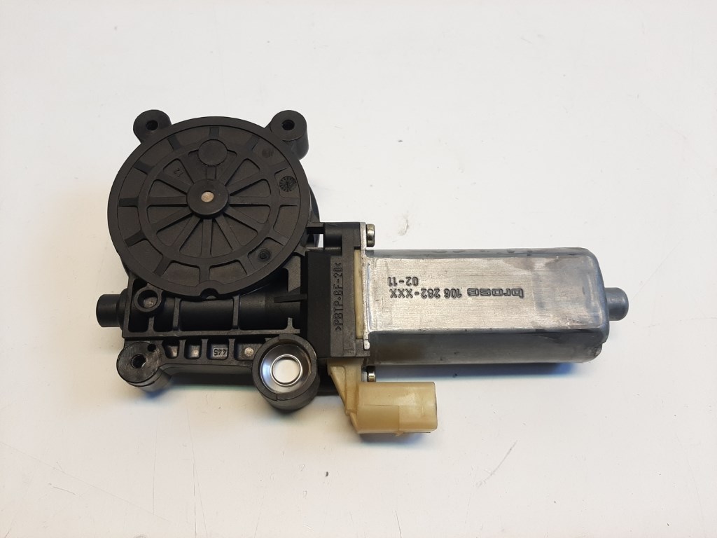 Toyota Yaris (XP10) bal elsõ ablakemelõ motor 0130822018 2. kép