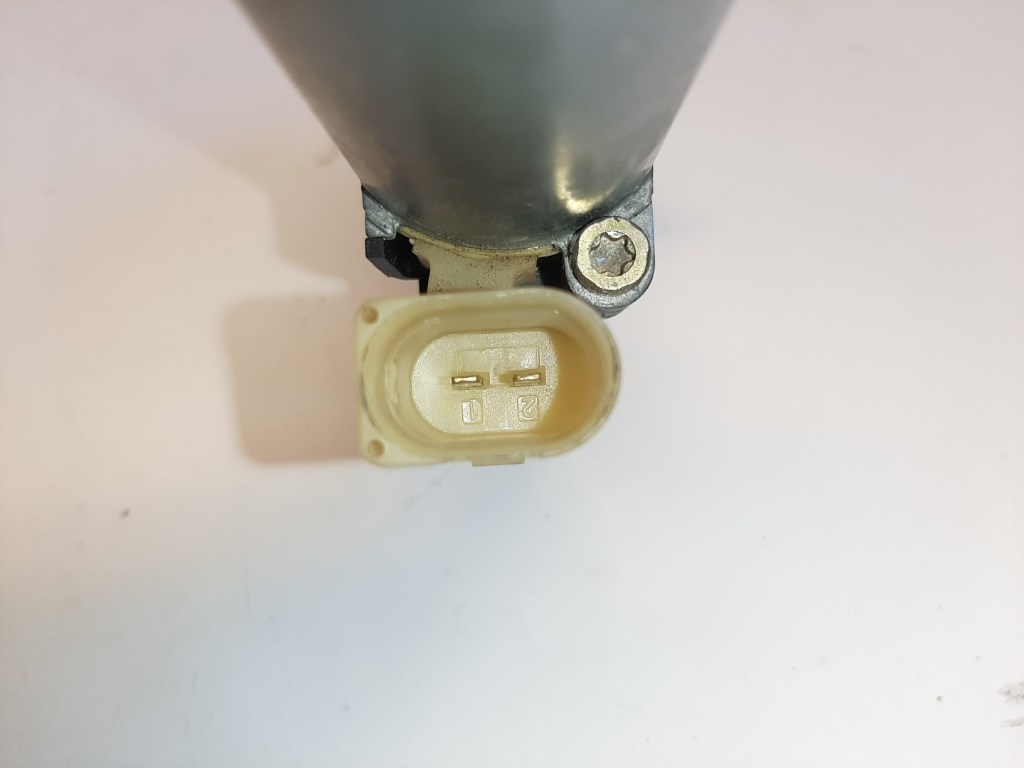 Toyota Yaris (XP10) bal elsõ ablakemelõ motor 0130822018 3. kép