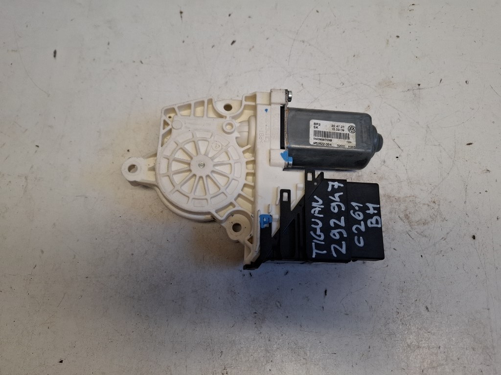 Volkswagen Tiguan bal hátsó ablakemelõ motor 5N0959703B 2. kép