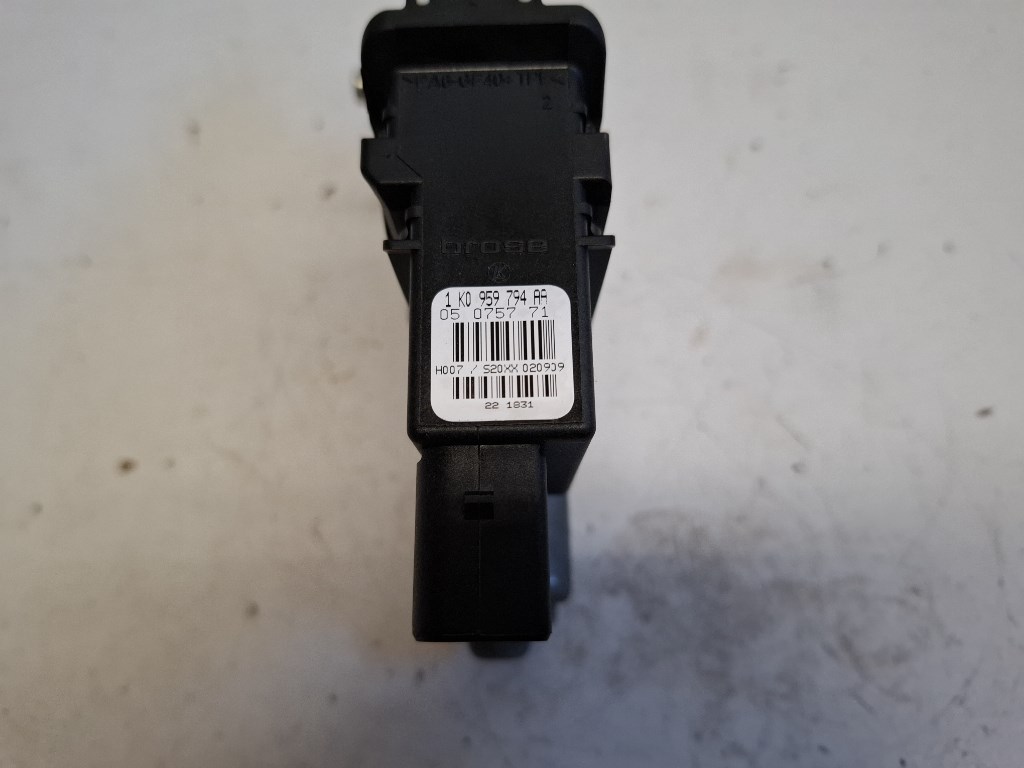 Volkswagen Tiguan bal hátsó ablakemelõ motor 5N0959703B 5. kép