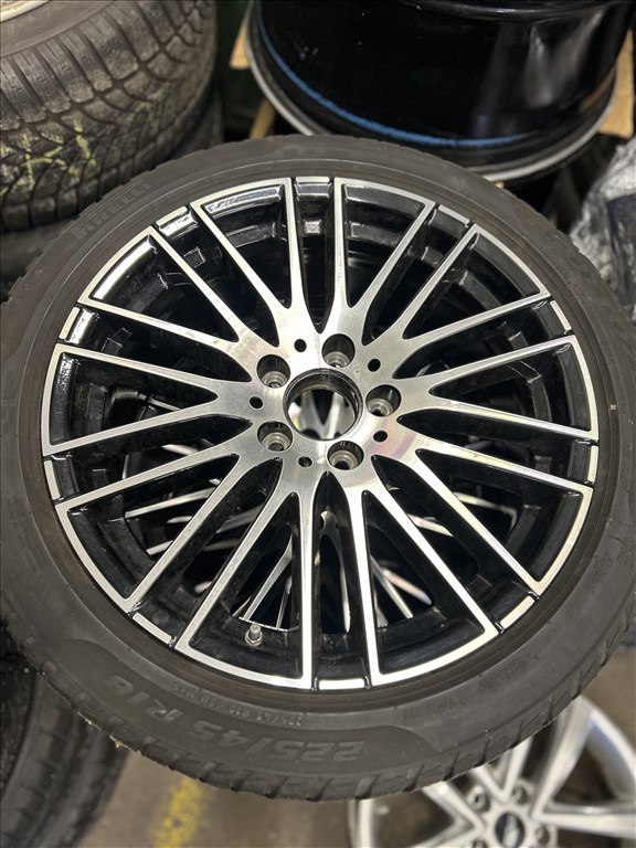  5x112 GYARI 18”újszerű Audi,Mercedes,Vw,Skoda,Seat R18 Pirelli téli 18 1. kép