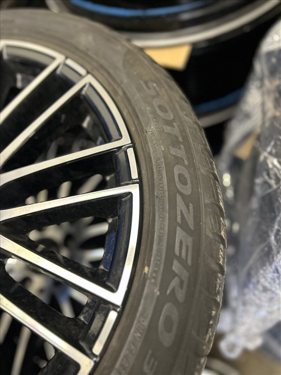  5x112 GYARI 18”újszerű Audi,Mercedes,Vw,Skoda,Seat R18 Pirelli téli 18 3. kép