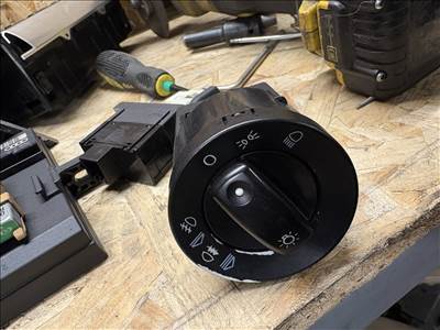 Audi A4 (B6/B7) 1.9 TDI lámpakapcsoló 