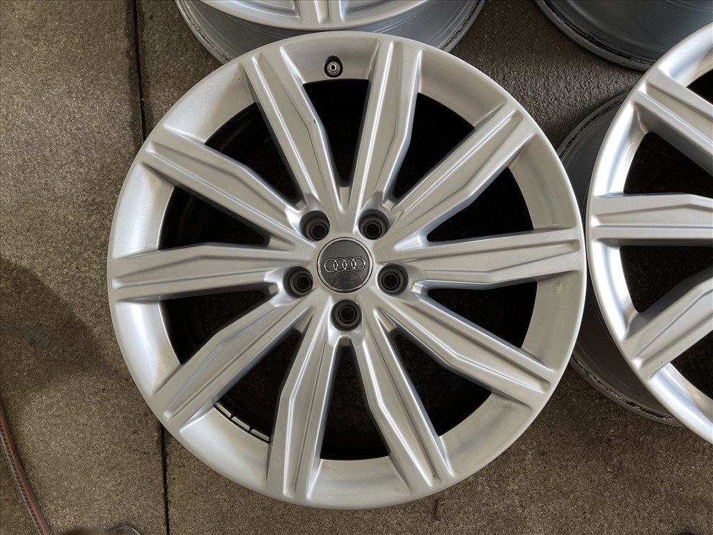 19-es,  5x112-es újszerű gyári Audi alufelni 2. kép