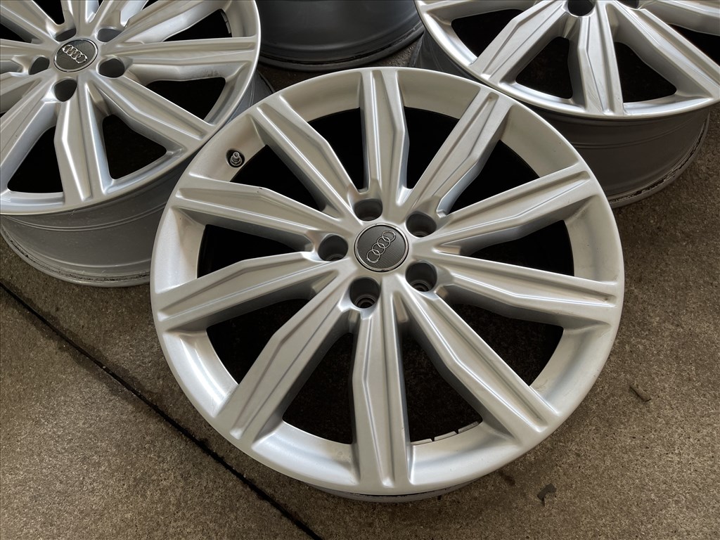 19-es,  5x112-es újszerű gyári Audi alufelni 4. kép