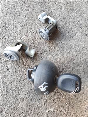 Renault Clio II ajtó zárbetét  1 kulccsal 