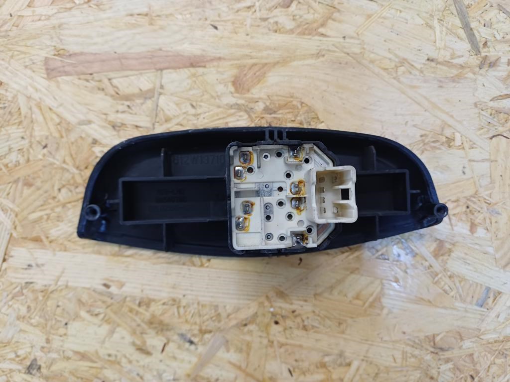 Daewoo Kalos (2002-(2007 Bal Első Ajtó Ablakemelő Kapcsoló  2. kép