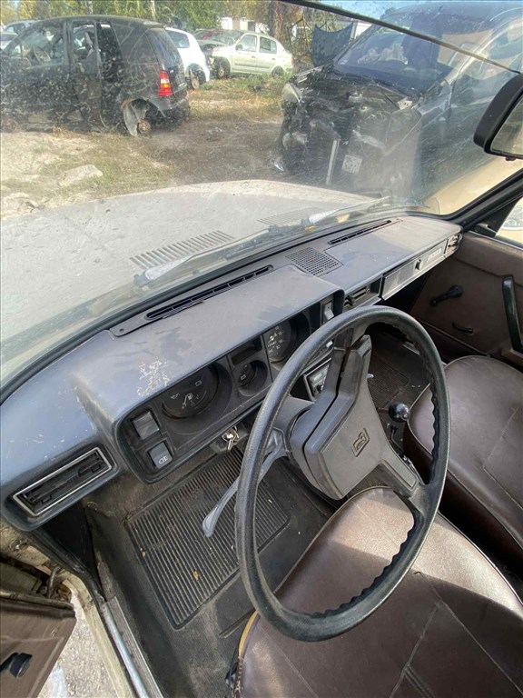 Lada 2105 1300 bontott alkatrészei 3. kép