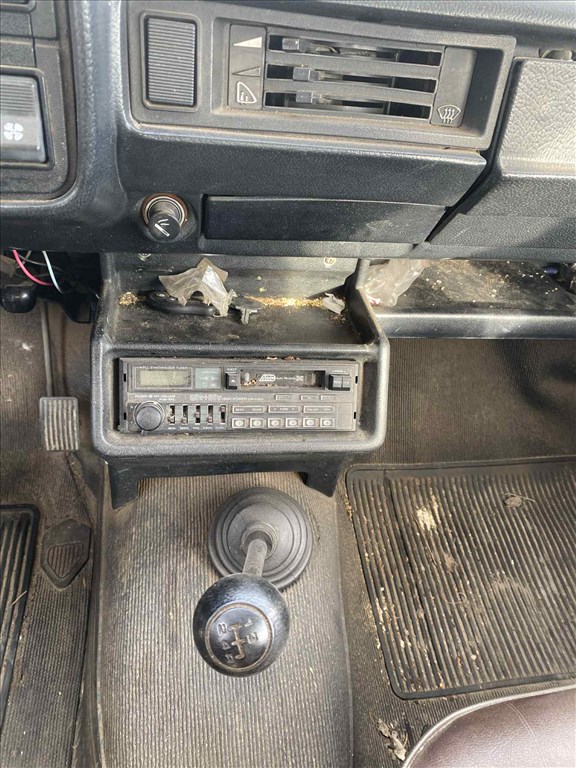 Lada 2105 1300 bontott alkatrészei 4. kép