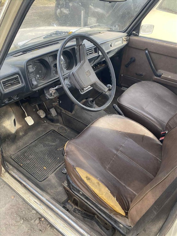 Lada 2105 1300 bontott alkatrészei 5. kép