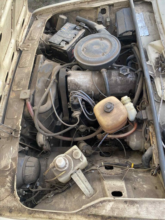 Lada 2105 1300 bontott alkatrészei 6. kép