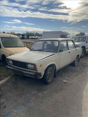 Lada 2105 1300 bontott alkatrészei