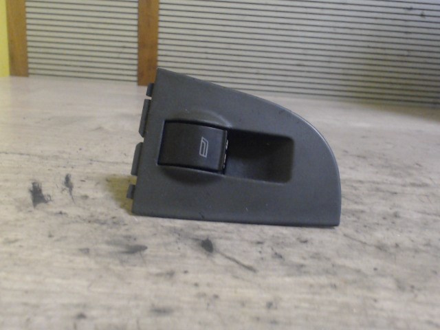 AUDI A6 97-04 Jobb első ablakemelő kapcsoló 1. kép