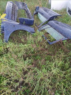 Opel Astra.G.bontott karosszéria elemek eladók. 