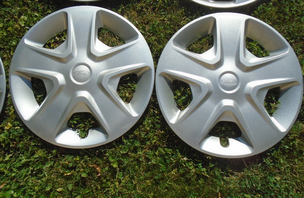 Ford 16" gyári dísztárcsa 2 db eladó 1. kép