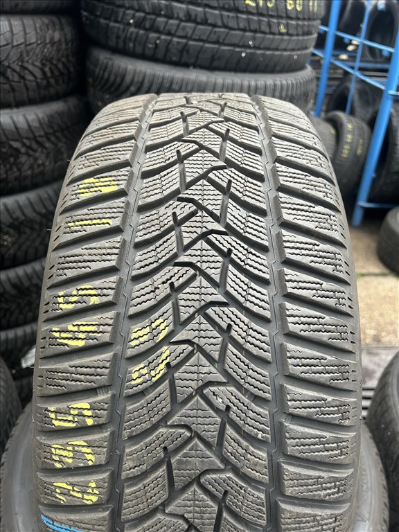 4db 235/45×18″ Dunlop téli gumiabroncs. (3751350) 2. kép