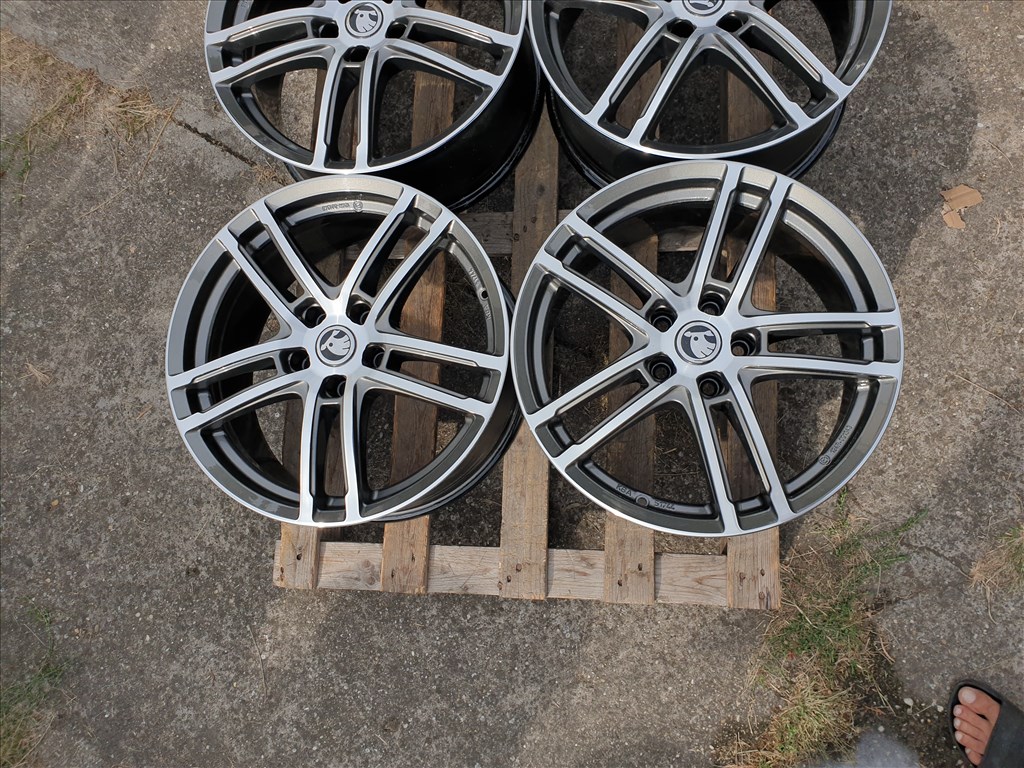18" 5x112 Skoda Super B 2. kép