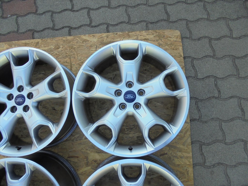  19-es 5 x 108-as Gyári Ford alufelni jó állapotban eladó 4. kép