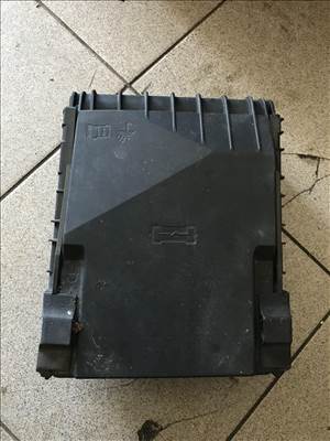 Seat León II 1P 1,6 FSI BLF - biztosíték tábla 1k0937124k